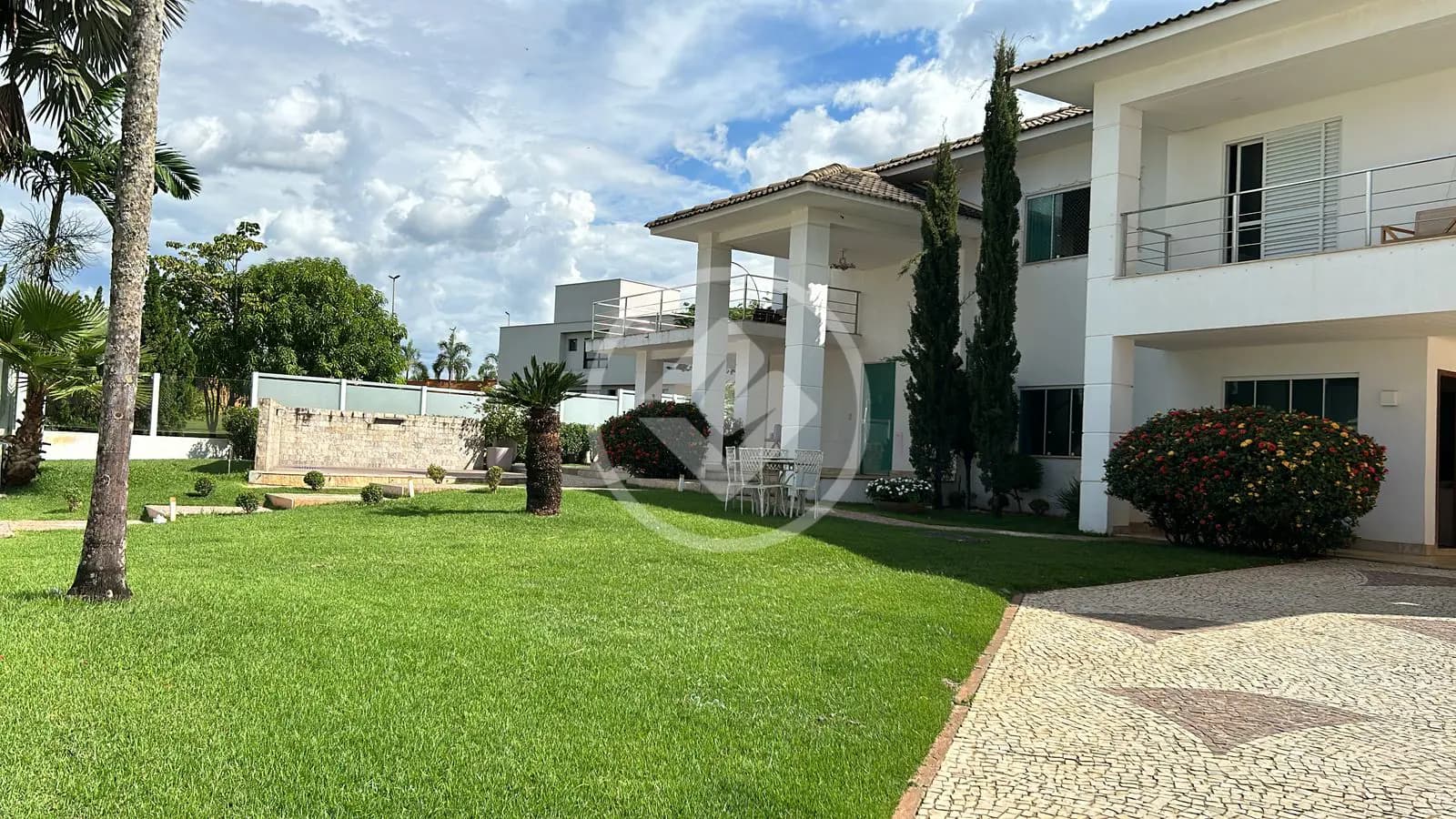 Sobrado em condomínio de 4 quartos no Loteamento Alphaville Residencial, Goiânia — foto 1 de 20