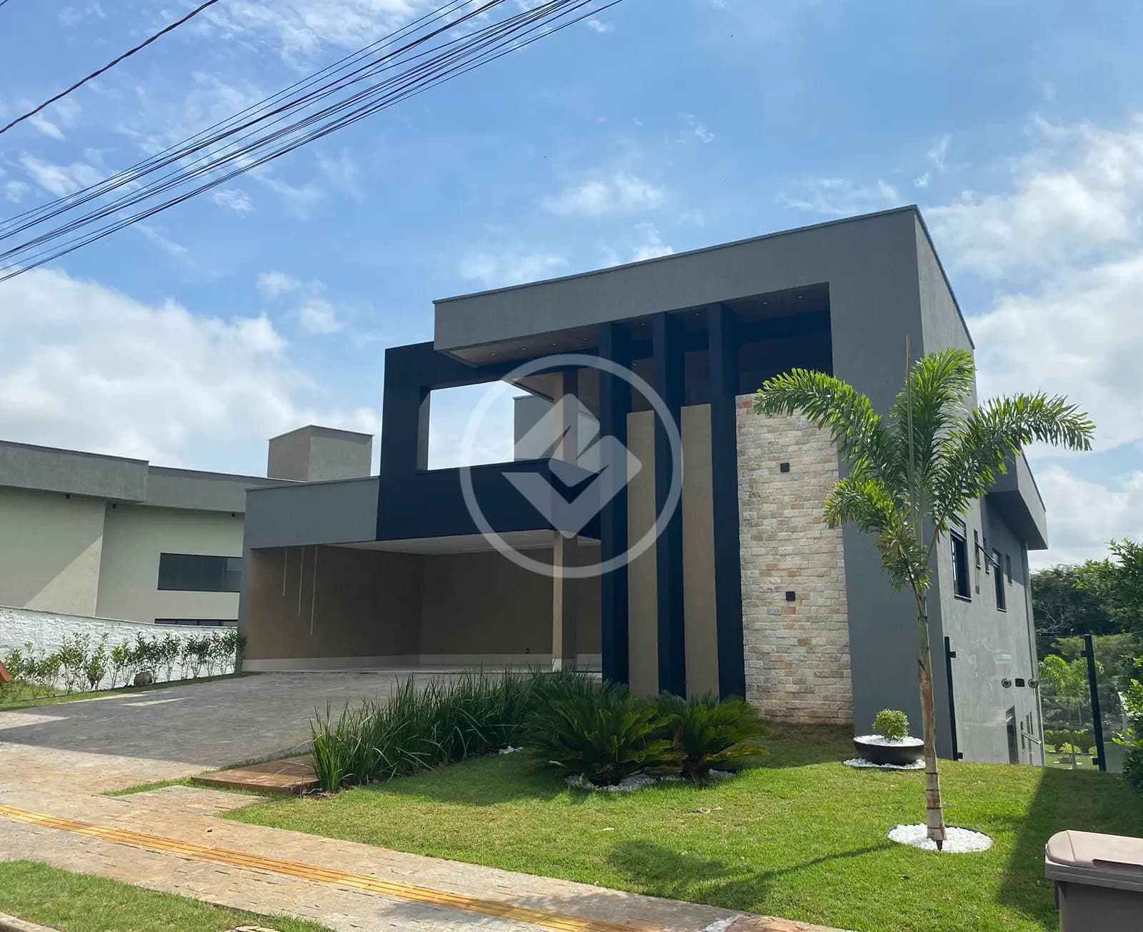 Sobrado em condomínio de 4 quartos no Condomínio do Lago, Goiânia — foto 1 de 8