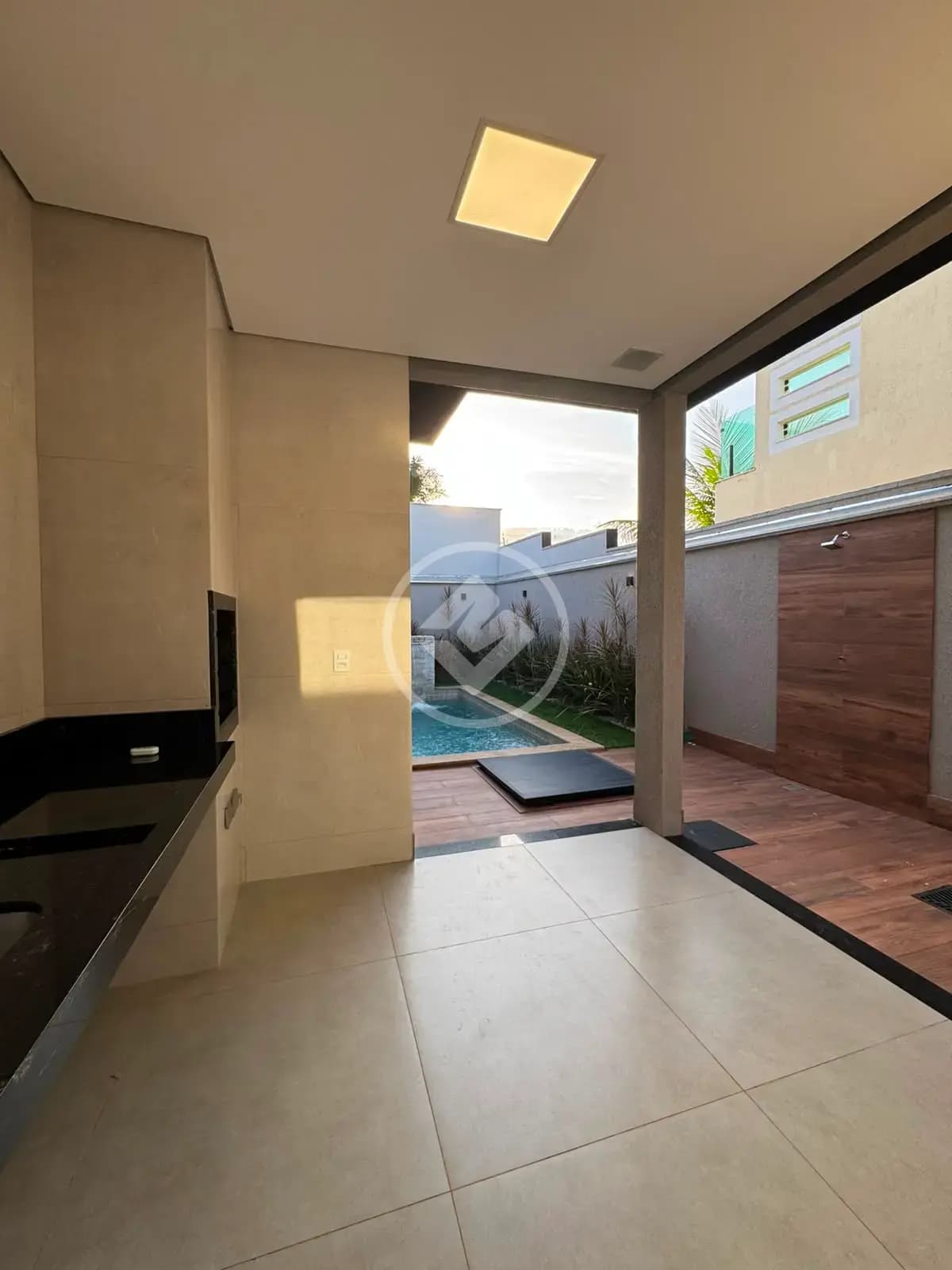 Casa em condomínio de 4 quartos no Terras Alpha Residencial 1, Senador Canedo — foto 1 de 23